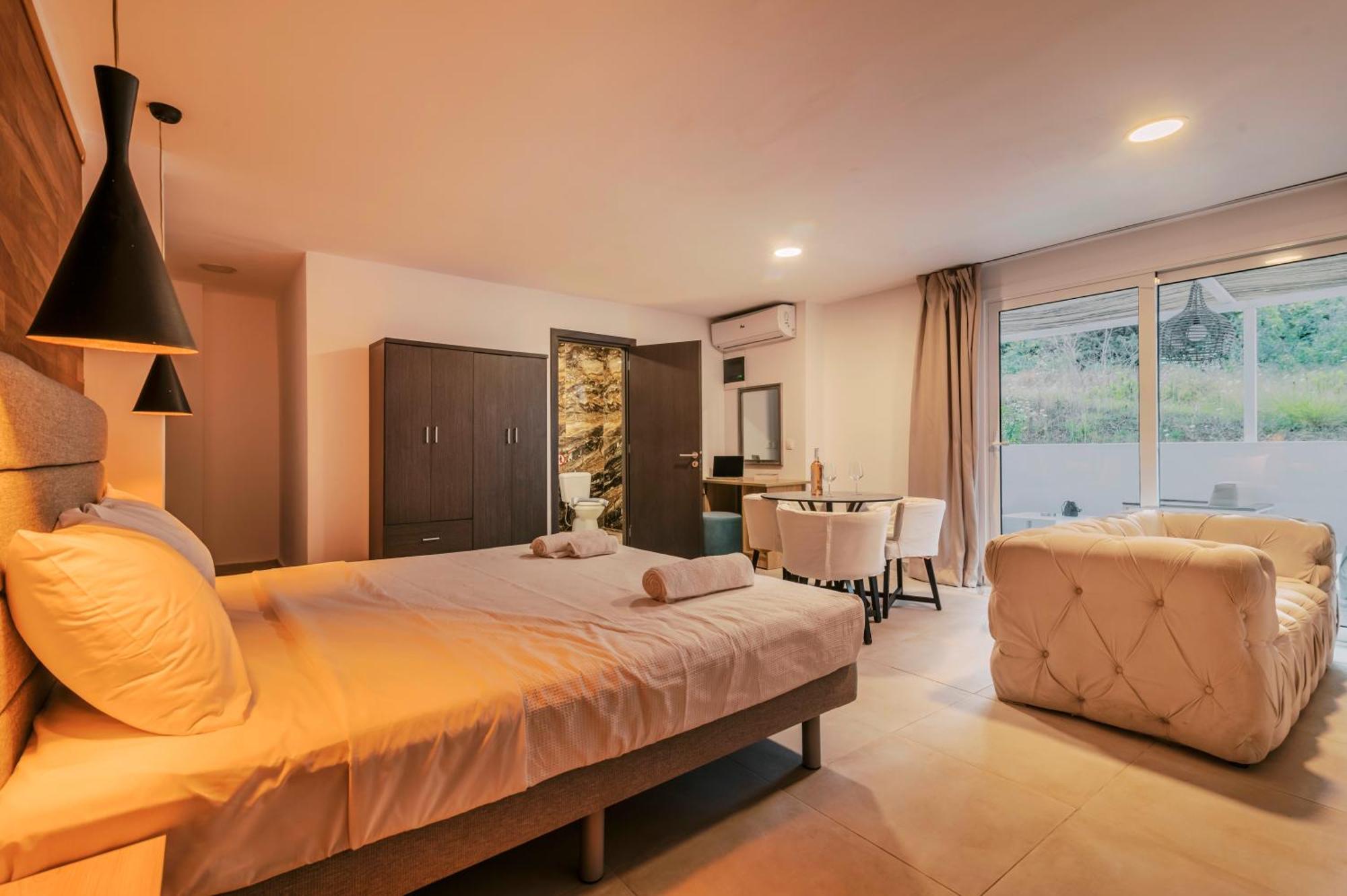 Bamboo Suites Hotel Jaliszósz Kültér fotó