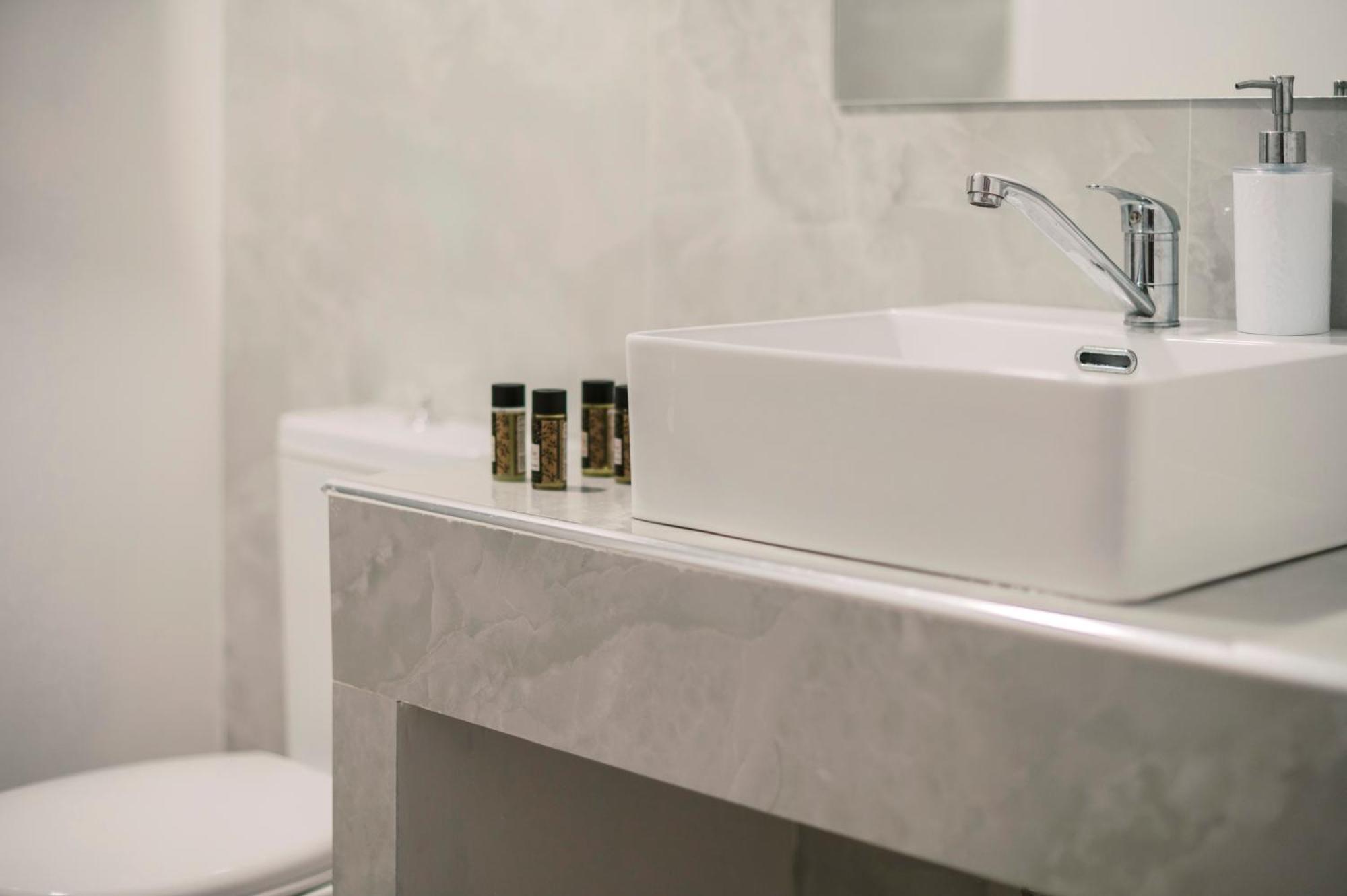 Bamboo Suites Hotel Jaliszósz Kültér fotó