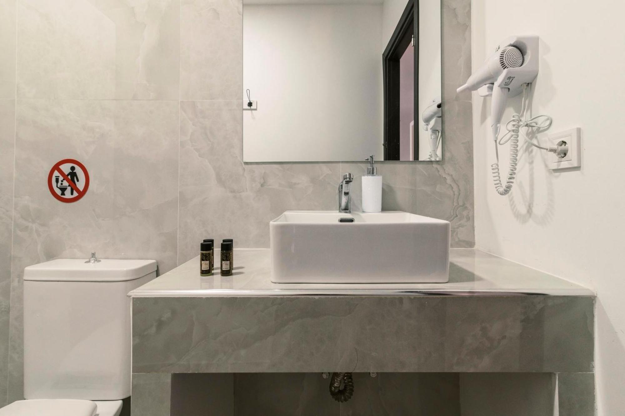 Bamboo Suites Hotel Jaliszósz Kültér fotó