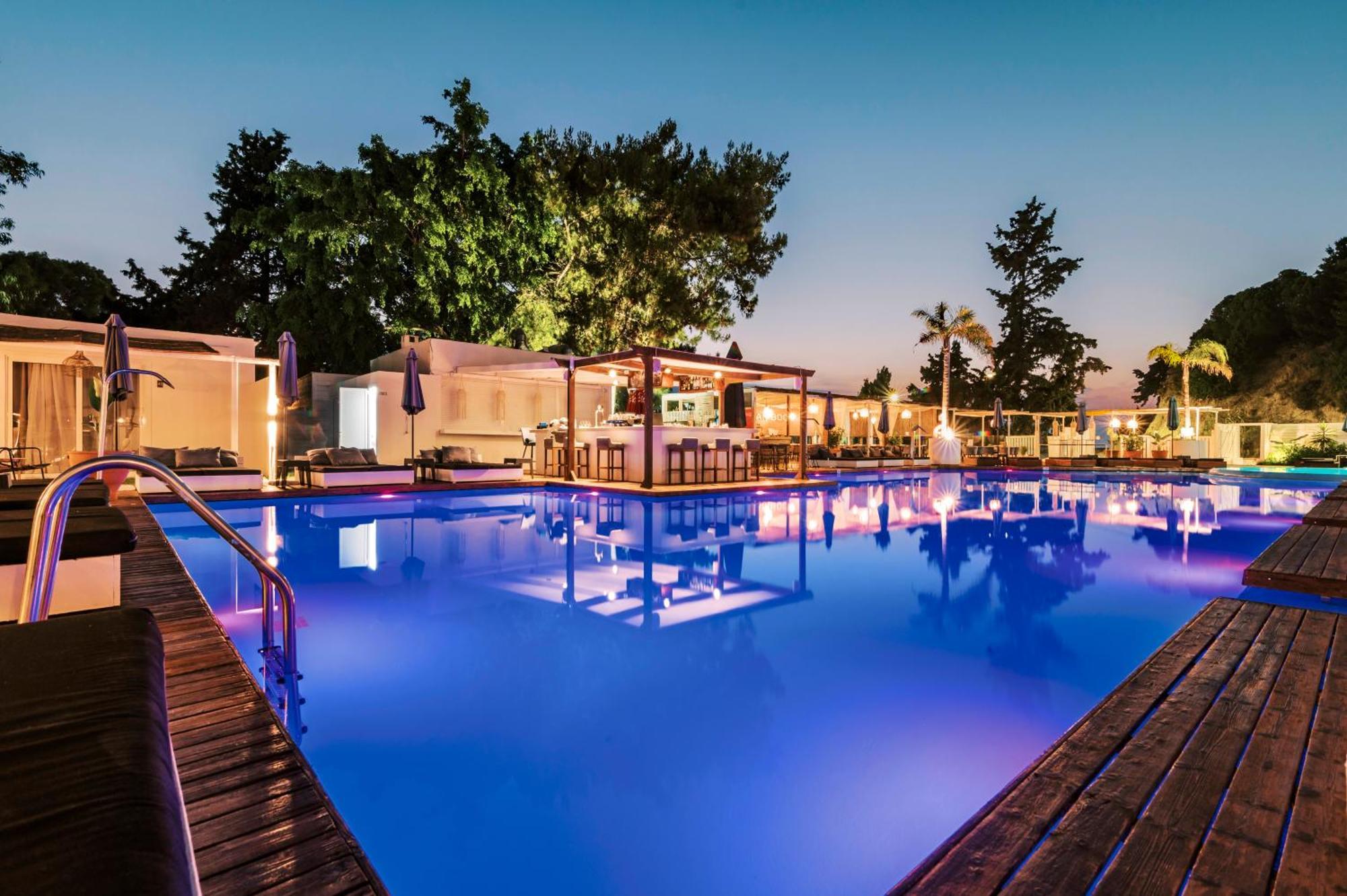 Bamboo Suites Hotel Jaliszósz Kültér fotó