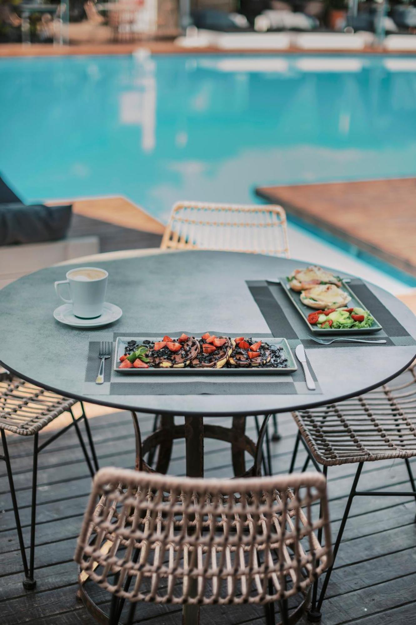 Bamboo Suites Hotel Jaliszósz Kültér fotó