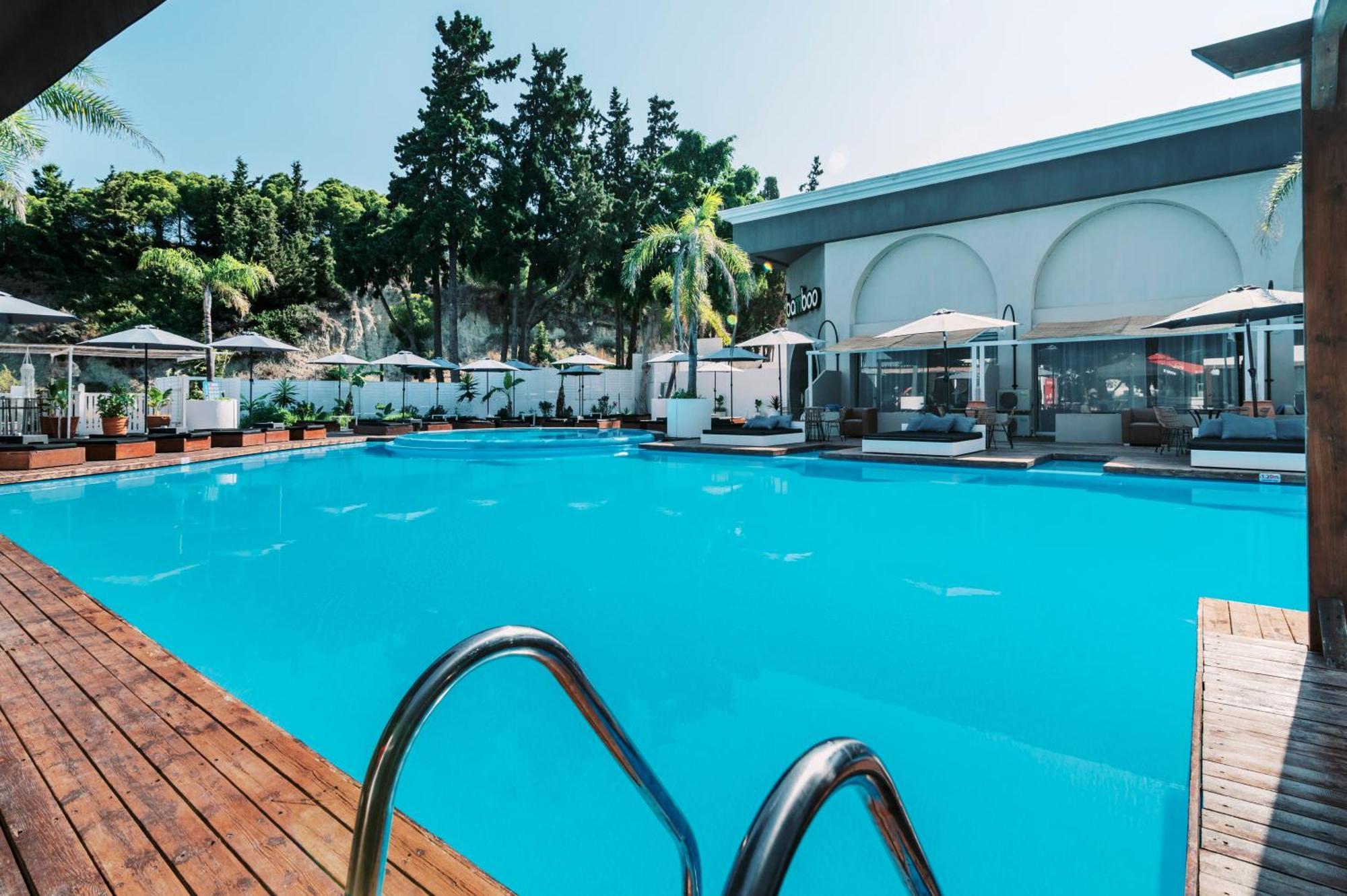 Bamboo Suites Hotel Jaliszósz Kültér fotó