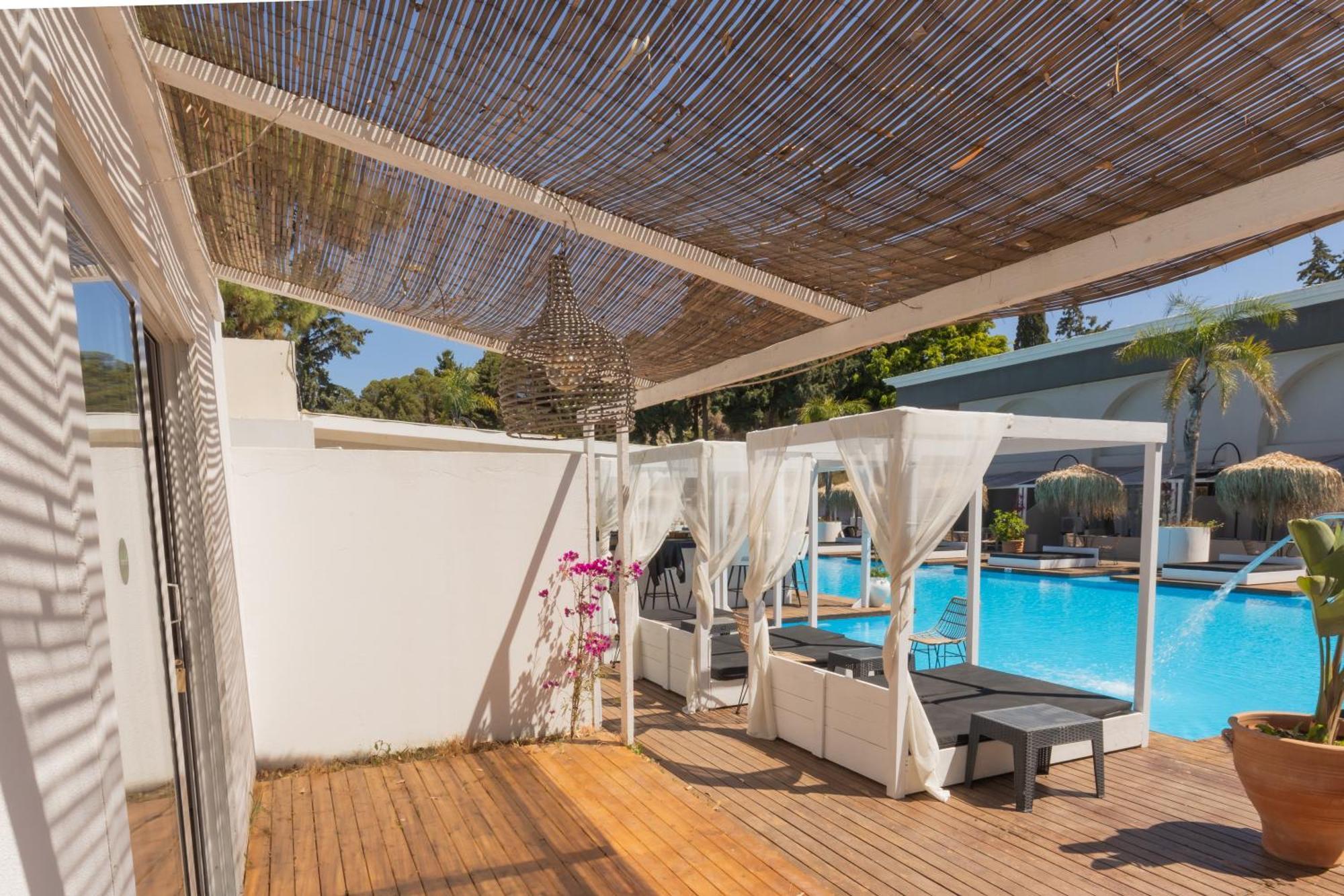 Bamboo Suites Hotel Jaliszósz Kültér fotó